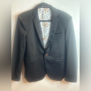 SHEIN size M black blazer with pockets, long sleeve. Crown/floral pattern inside